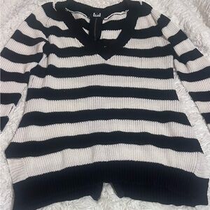 GBG Los Angeles Black & White Striped V-Neck Sweater